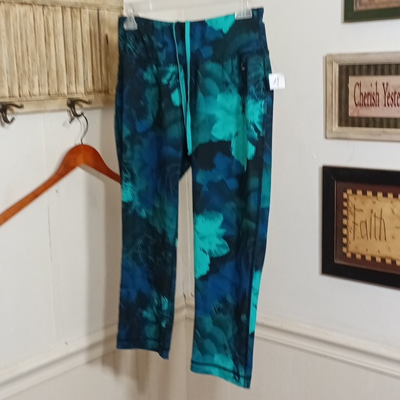 🟢4/$15🟢 6oz (A29)  Athletic capris leggings - Picture 4 of 5